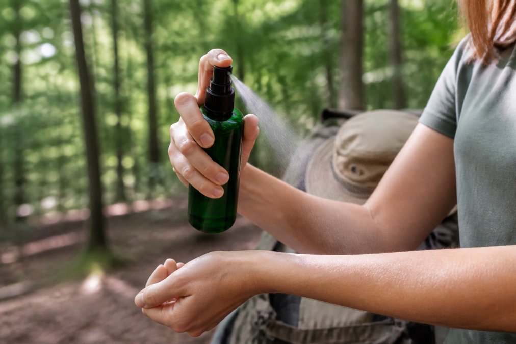 Long Lasting Natural Tick Spray: What Actually Works